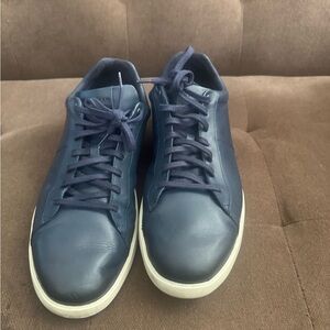 Man, blue size 12 Cole hann good condition